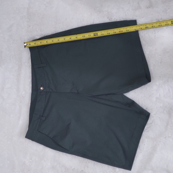 LULULEMON CLASSIC FIT SHORT. - Picture 9 of 17